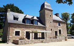 Petit Manoir Proche Dinan - Chambre D'Hotes